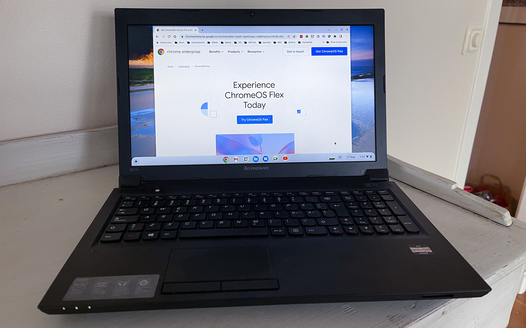 We installed ChromeOS Flex on an old laptop — with impressive results